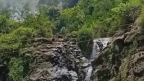 💋 How Sometimes small waterfalls can become Dangerous