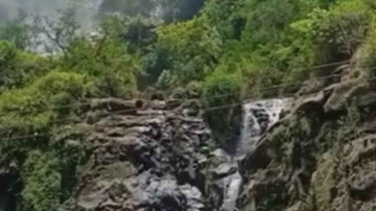 💋 How Sometimes small waterfalls can become Dangerous