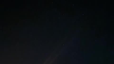 Woman Sees Starlink Satellite for the First Time