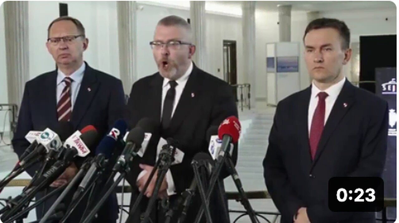 "Polish Representatives Demand Immediate Departure of Anthony Blinken"