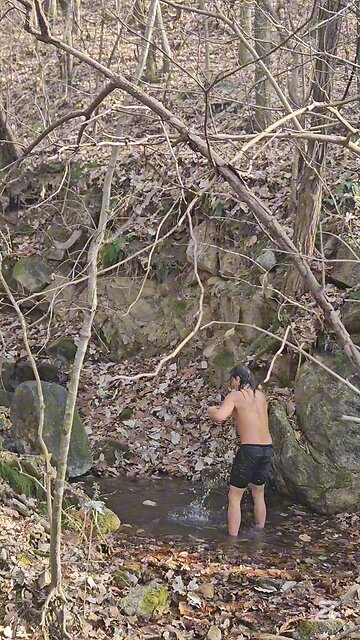 Cold Water Bath At Anastasia Reader Meetup 찬물 목욕, 아나스타시야 모임에서