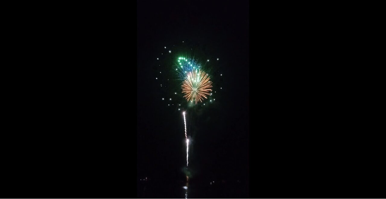 🔥🔥🔥Fireworks🔥🔥🔥 July 4th, 2024 Lake Quassapaug, CT 5 of 17