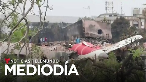 Recuperan caja negra del avión siniestrado en India con 242 pasajeros a bordo | Noticias Telemundo