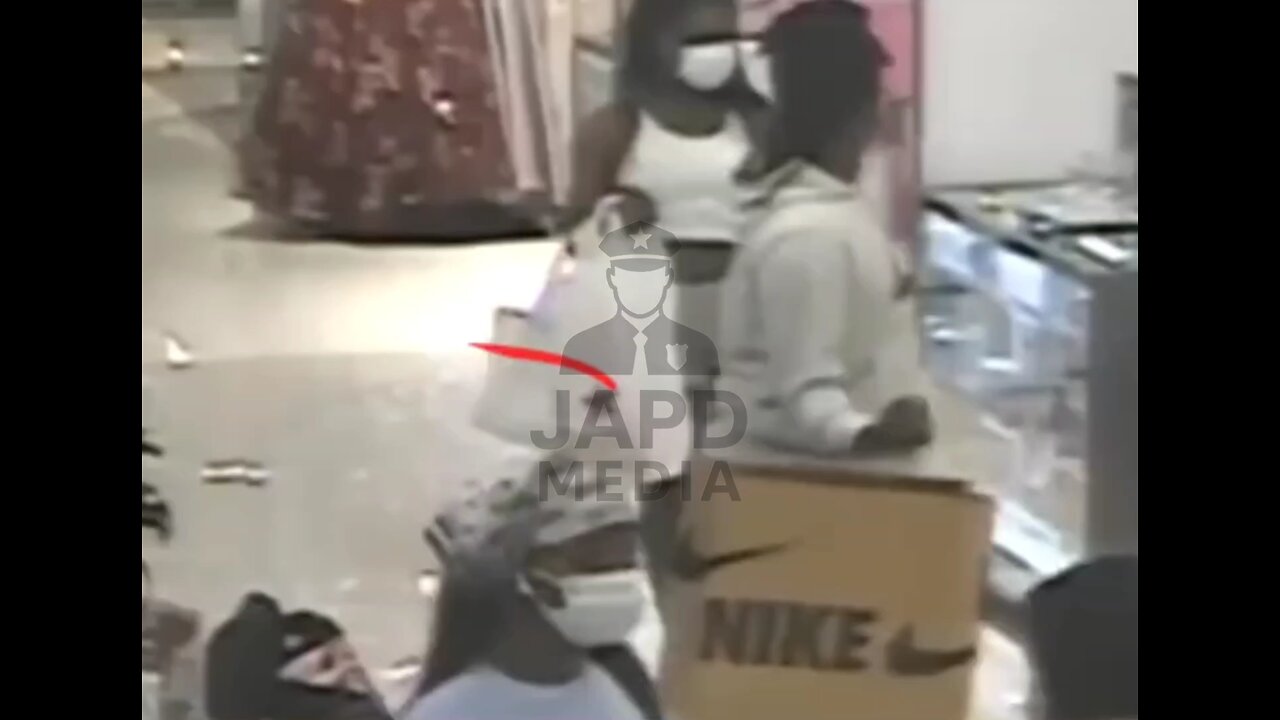 Video Shows Men Disguised as Women Stealing from Macy's 🛍️ #macysheist #japd