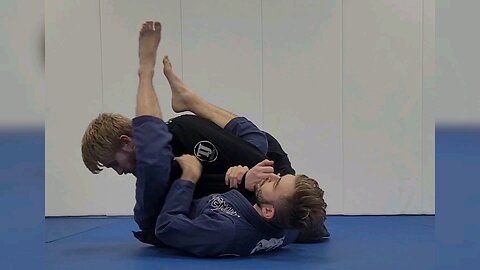How to finish an armbar