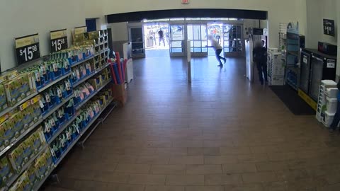 Armed Theif gets in a Shootout with Timely Phoenix Police