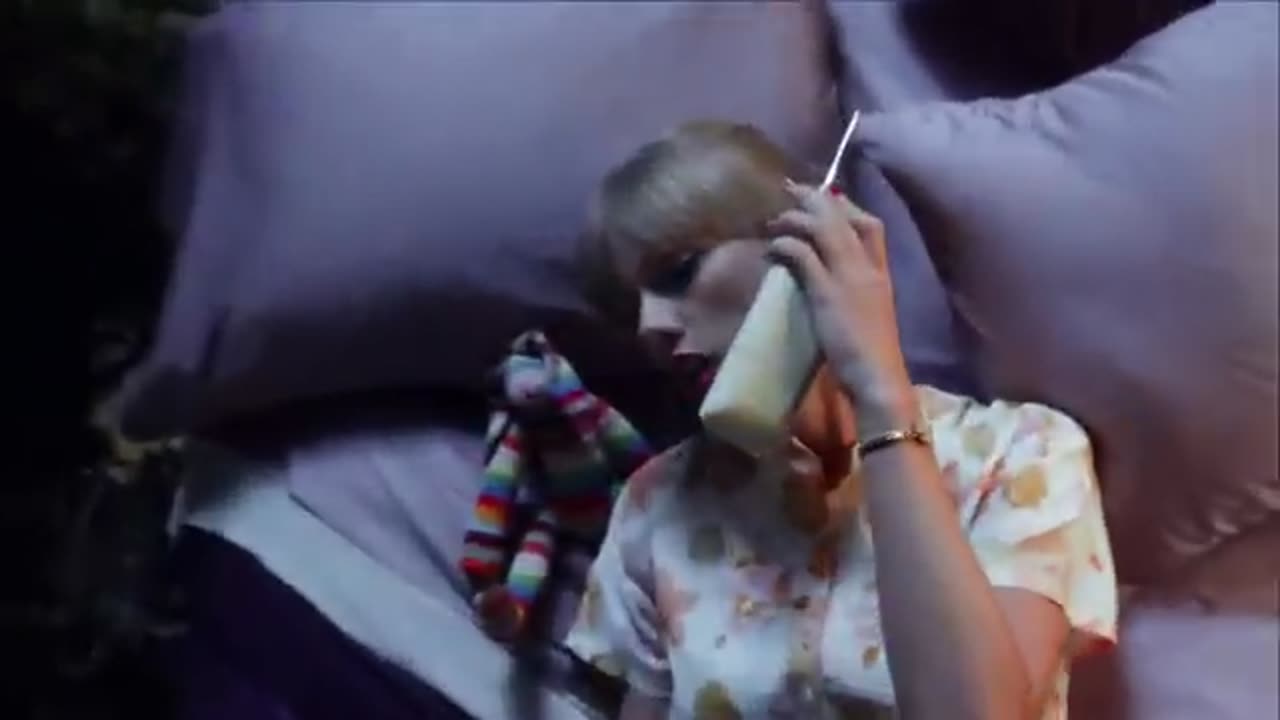 Taylor Swift _ We are Nevee Ever getting back together (music video)