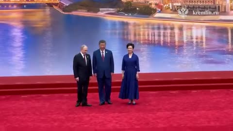 🇷🇺🇨🇳 Presidents Vladimir Putin & Xi Jinping 🤝 Russia's President Vladimir Putin takes part in a welcoming ceremony held for the participants in the 2025 Shanghai Cooperation Organisation Summit in Tianjin, China.