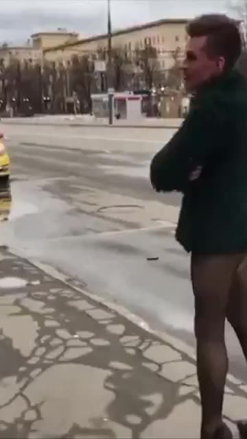This is what a Russian man did when he saw a gay in the street