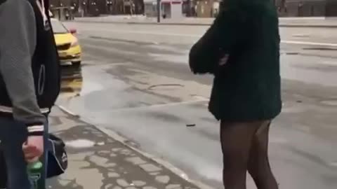 This is what a Russian man did when he saw a gay in the street