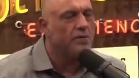 Joe Rogan tells JD Vance that liberals are trying to make it seem like “wanting healthier