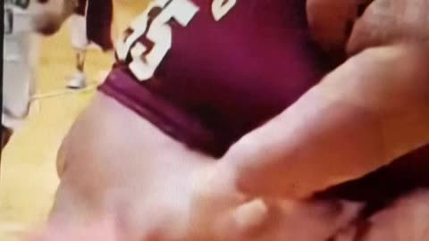 Choooo Vic Trying to Play HOOPIES 🏀