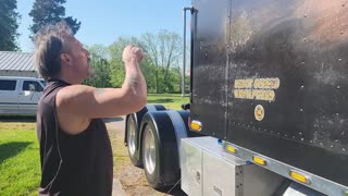 RICHARD RAWLINGS LOOK-A-LIKE USES RUSTOLEUM SPRAY PAINT
