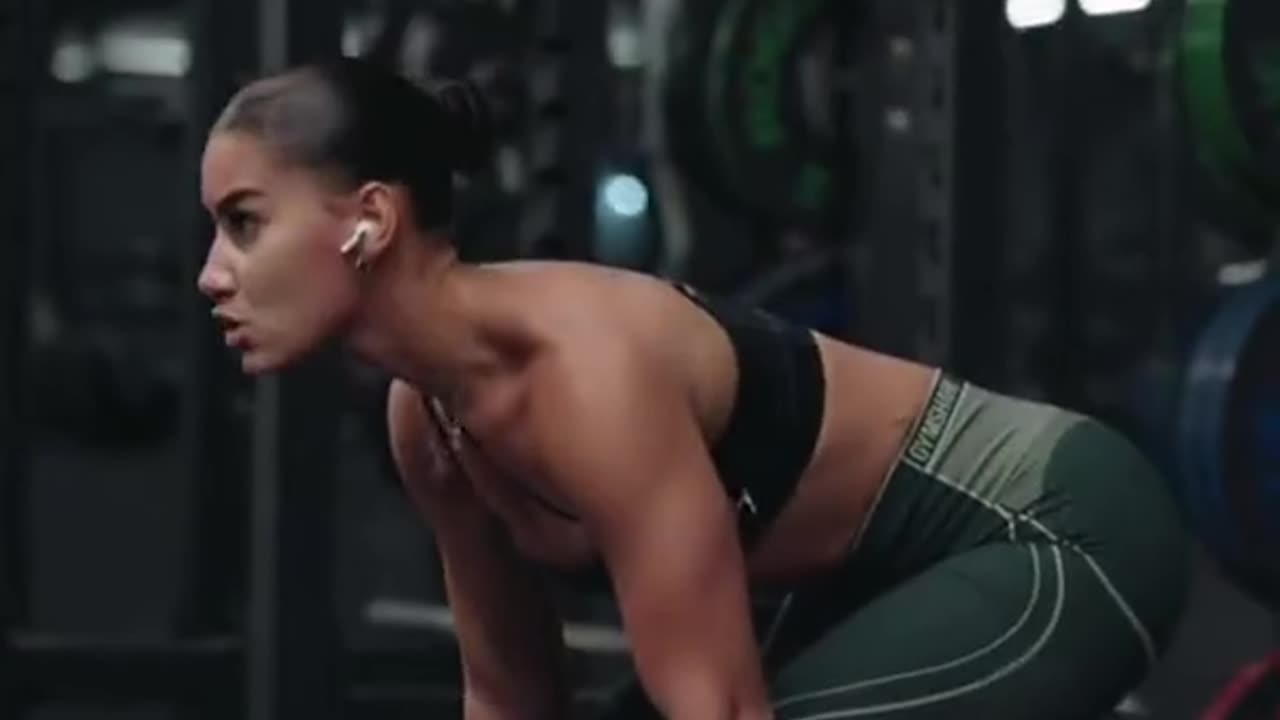 Strong Is the New Beautiful 💪✨ | Confidence > Looks