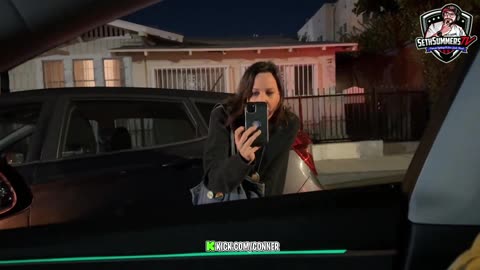 Kick streamer in Los Angels was filmed and confronted by a liberal woman who believed he was an ICE