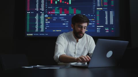 What Are the Benefits of Using a Trading Simulator Before Going Live?