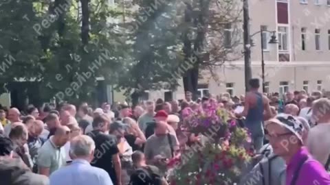 🚪🇺🇦 Ukraine Russia War | Long Queues at Khmelnytskyi TCC as Men Seek to Extend Mobilization | RCF