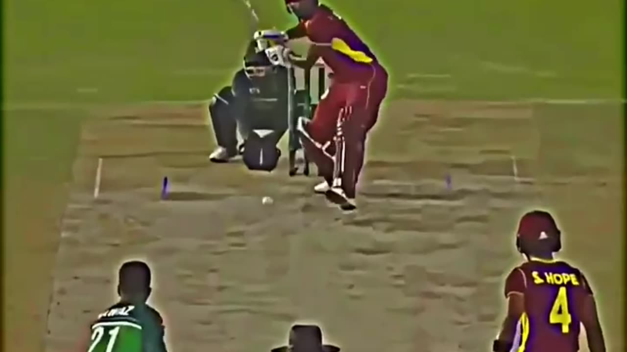 4 Impossible Catches by Pakistani Players 😱👐 | Unreal Fielding Moments!
