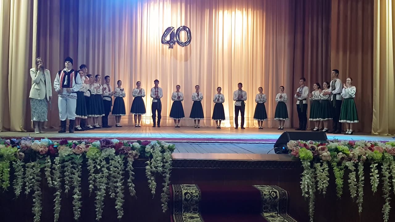 Ansamblul din Răchitna la Sărbătorirea a 40 de ani de la deschiderea Casei raionale de cultură 14/29