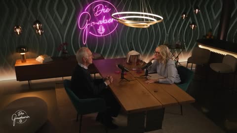 Harald Schmidt bei Monika Gruber: Krieg & Medienhysterie | Die Gruaberin