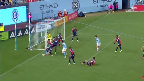 Major League Soccer - What a save from Ivacic 😲