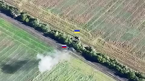 Real tank duel footage! A Ukrainian tank stops Russian column