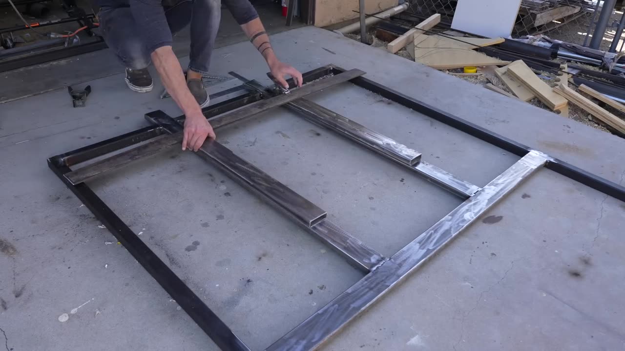 Idea Creators Making a FLOATING BED 2.0