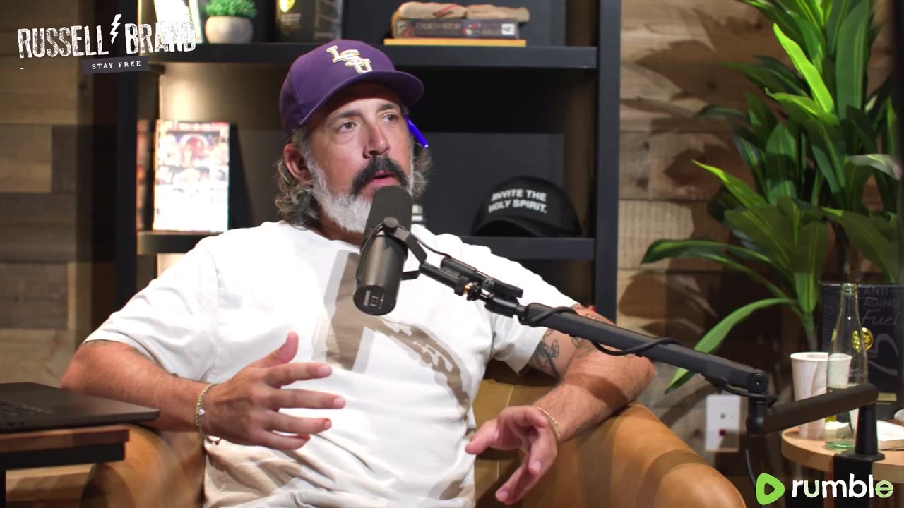 Mel Gibson isn't holding back