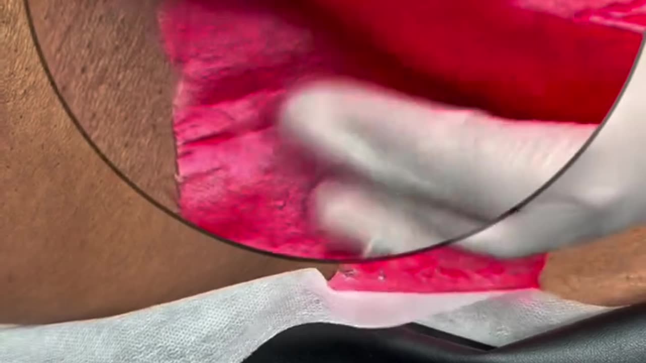 Underarm Waxing Using Sexy Smooth Cherry Desire + Emerald Enchantment Wax by @lashedwithlana