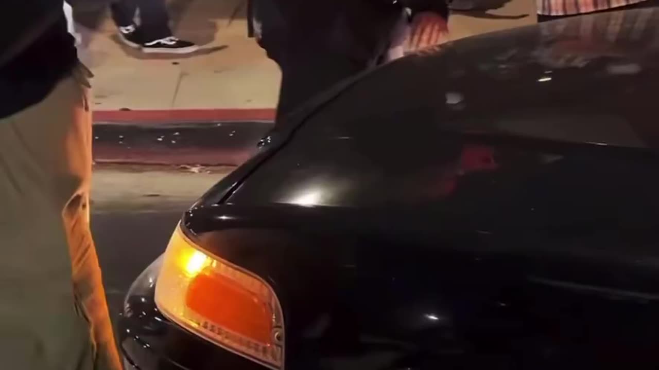 Mexicans Attack LAPD