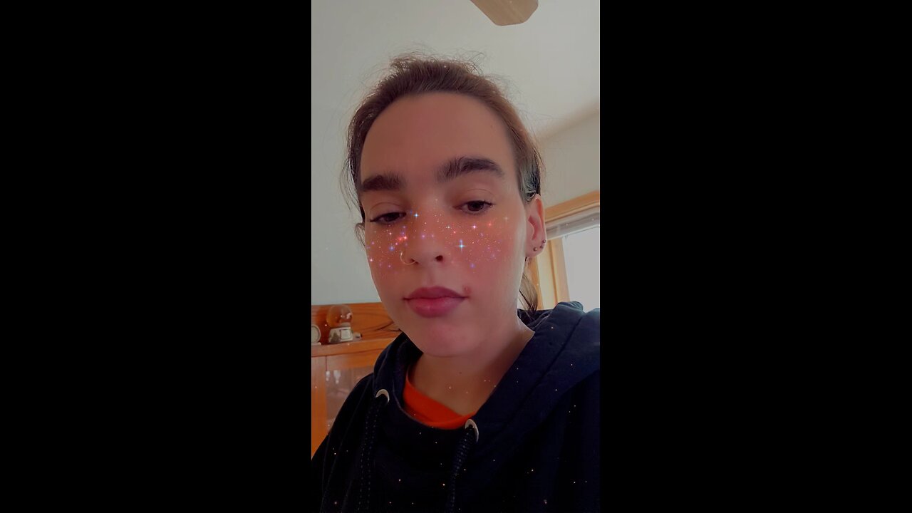 So I accidentally traumatized one of the maintenance guys at our new place.... 😅😅