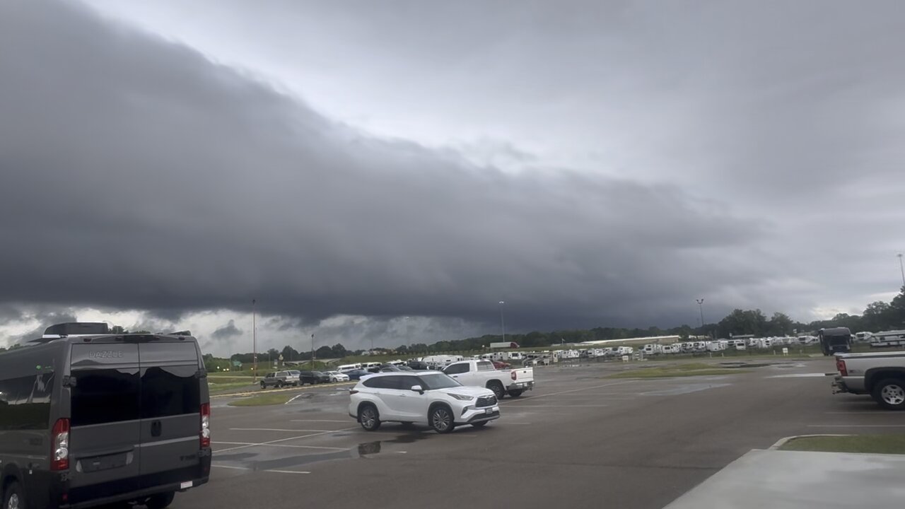 Storm Rolling In ⛈️⛈️