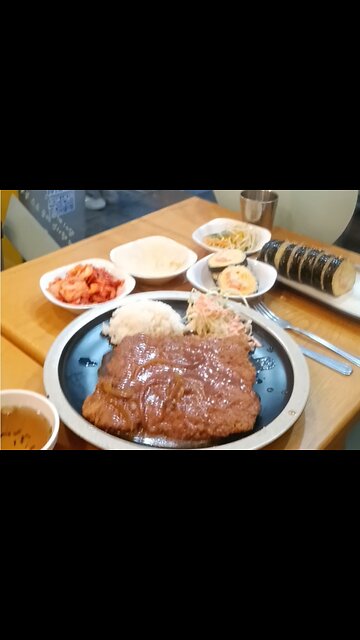 Food) King Pork Cutlet and Egg Roll Kimbap/ 왕 돈가스와 계란김밥 #food #cook #restaurant #taste