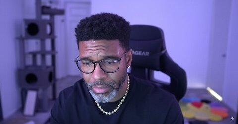 This is the face of a Lolcow that never quit fighting games because he is addicted to The Salt.