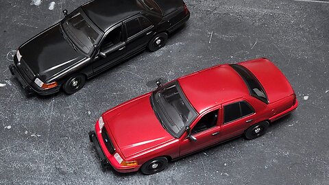 2 1/18 Custom Crown Vic P71 police cars
