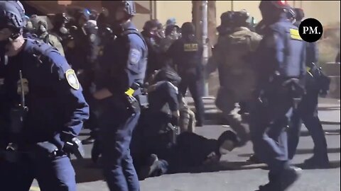 FEDS-POLICE APPREHENDS👮🏣🧑‍🎤👮‍♂️🚨👩‍🎤📸ANTIFA MILITANTS IN PORTLAND👮🏻‍♀️🤼🏣👨‍🎤💫