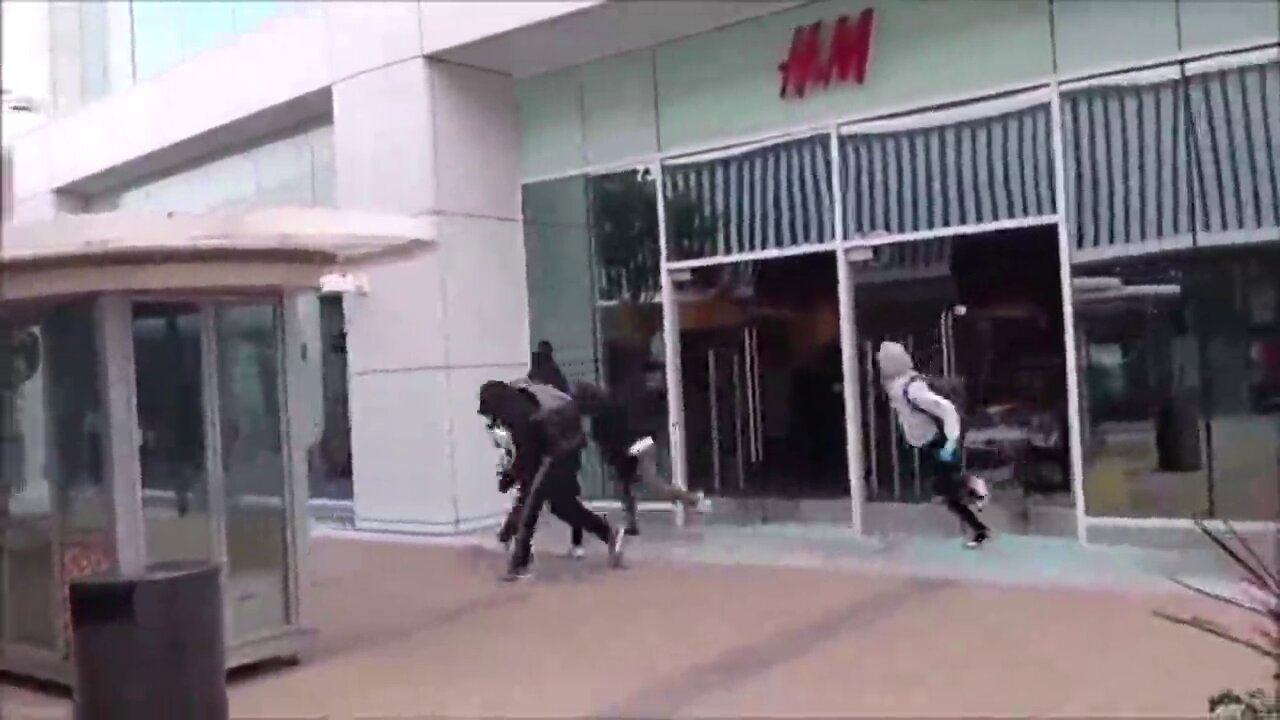[Jun 9, 2020] 'Serve & Protect' ??? Cops Stand Down as Retail Mall Looted in Walnut Creek, CA [aplanetruth 4u]
