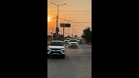 "हालत बता रही है कि सफ़र पुराने हैं, पर जुबां अब भी कह रही है – हम पहली सवारी हैं…"