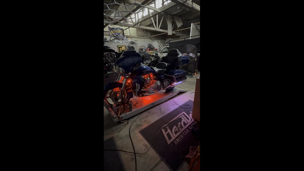 XK glow under lights, Knight Rider mode