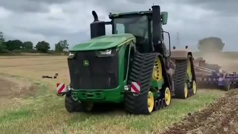 🤯🚜 Unleashing Power: 18L / 913 HP Tractor Demonstration! | FeedMyCuriosity