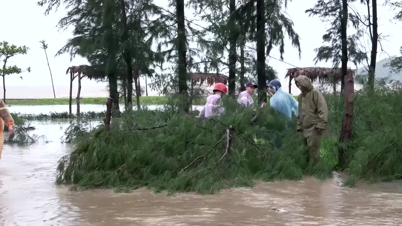 Typhoon Kajiki leaves widespread damage in north central Vietnam