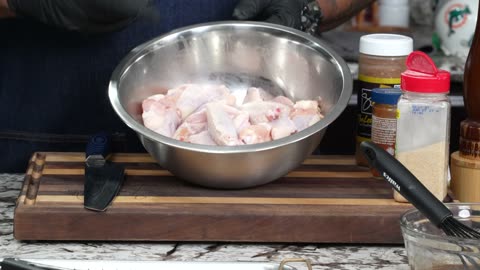 These Honey Sriracha Wings Will Steal the Show on Game Day