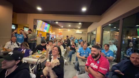 Napoli Napoli a Olbia. Con lo scudetto scoppia il tifo partenopeo in città