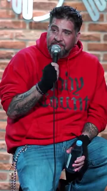 Did #StrangerThings forget it’s an 80s show? 😂