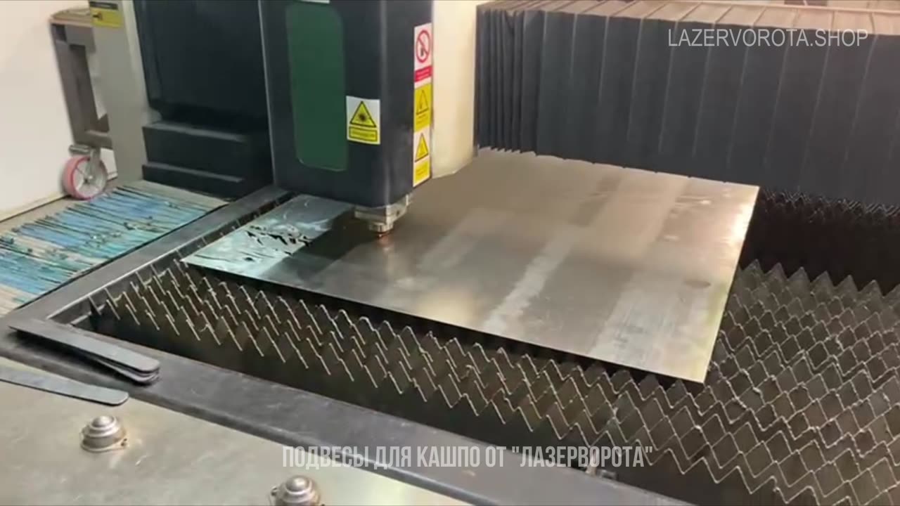 Декоративный подвес для кашпо — изящный акцент в вашем интерьере и саду. Лазерная резка металла.