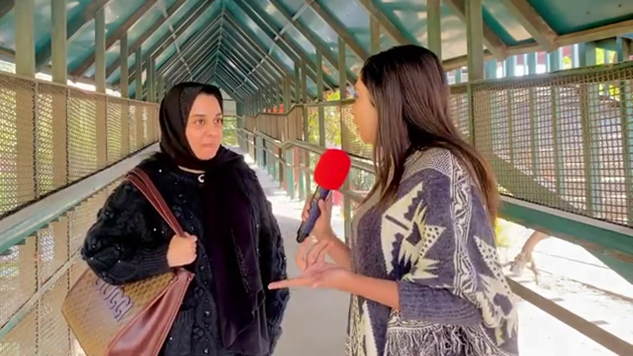 Pakistani woman beggar