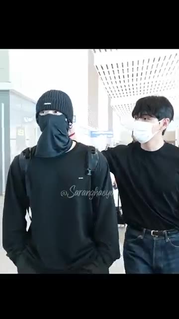 jungkook bts kpop airport 2025