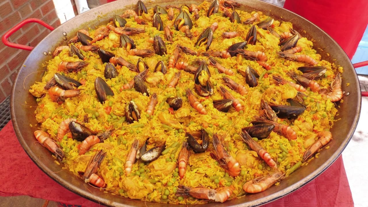 Récord en Ecuador: Ensalada de cangrejo pesa más de una tonelada en Naranjal.