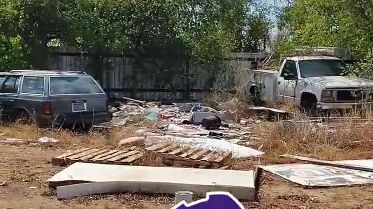 Outside in the Junkyard - Crypto Discord Created