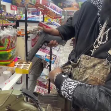 Tennessee man walks into a convenience store carrying multiple loaded guns